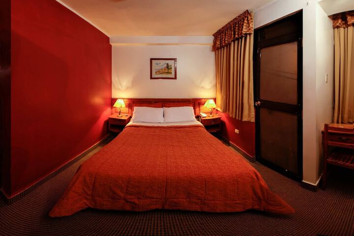 Room 2 of 7