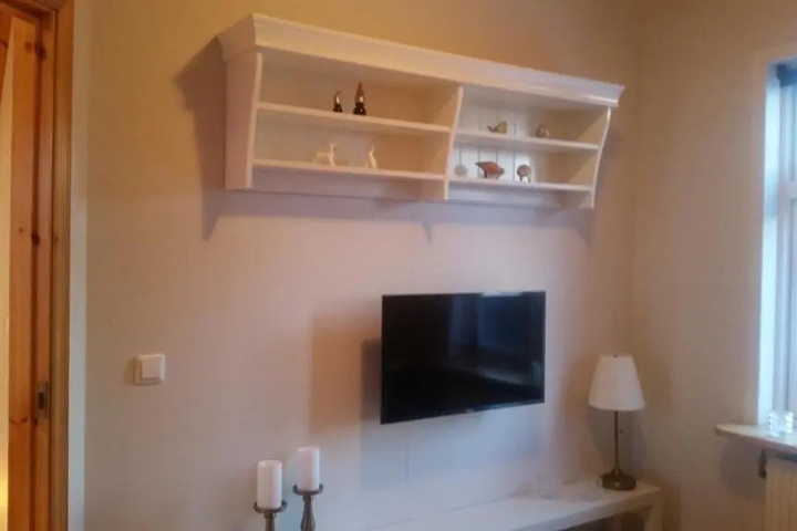 Room 2 of 5