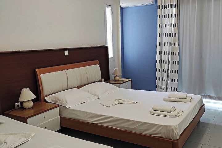 Room 11 of 37
