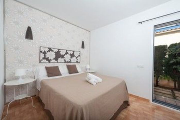 Room 8 of 15