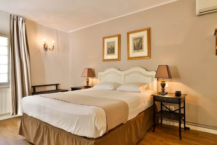 Room 4 of 50