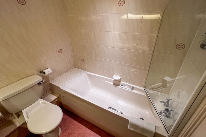 Room 30 of 58