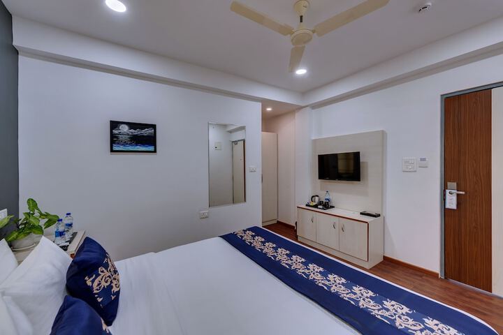 Room 13 of 44
