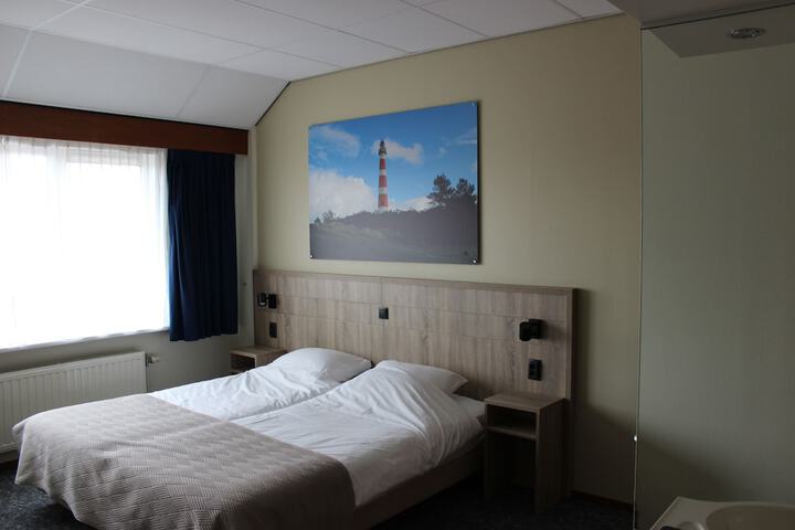 Room 19 of 30