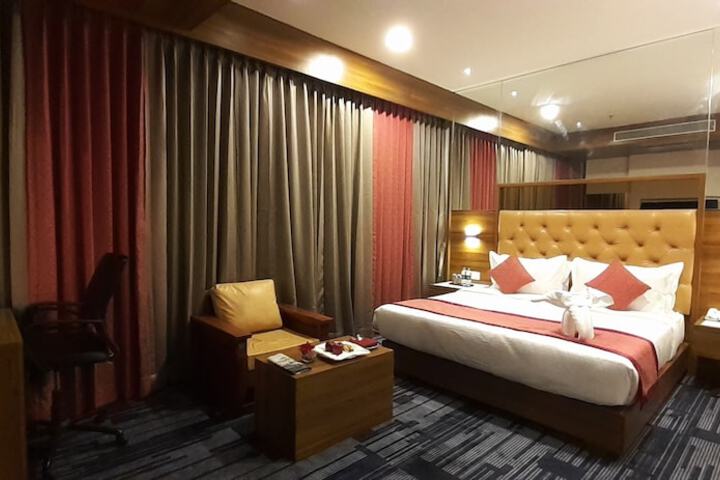 Room 11 of 48