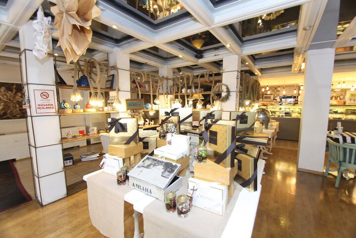 Gift Shop 22 of 25