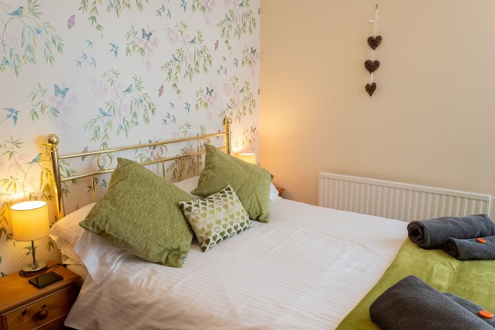 Room 2 of 27