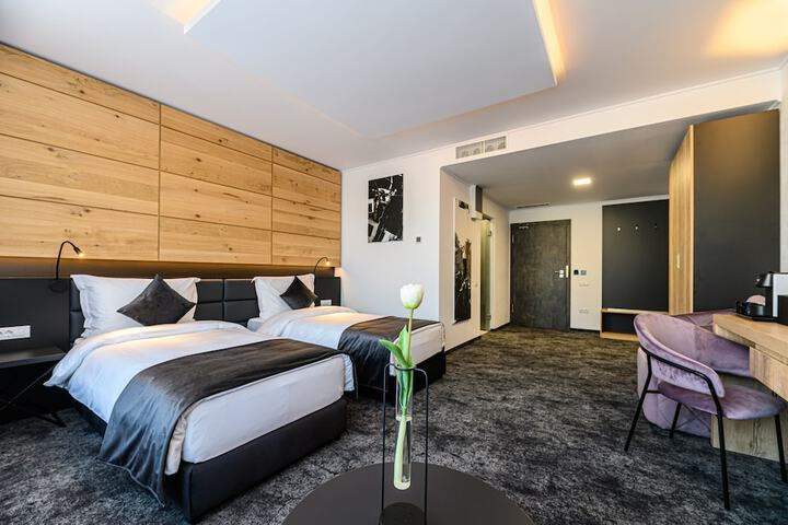 Room 42 of 131