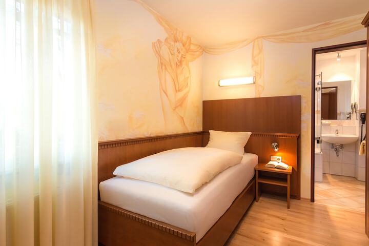 Room 5 of 56