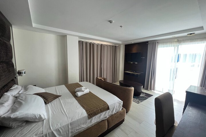 Room 43 of 68