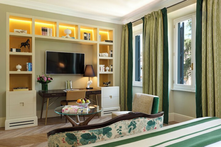 Room 203 of 533