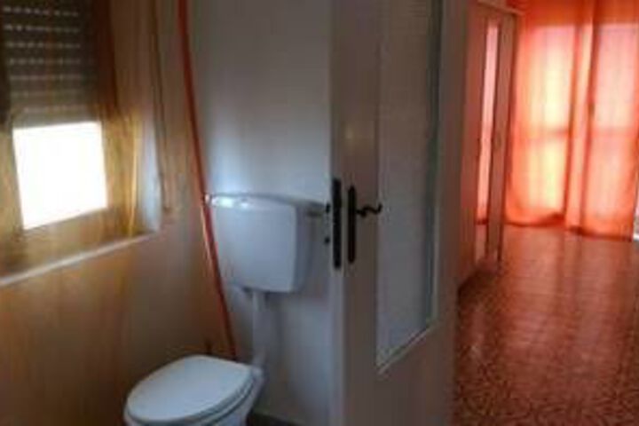 Room 3 of 39