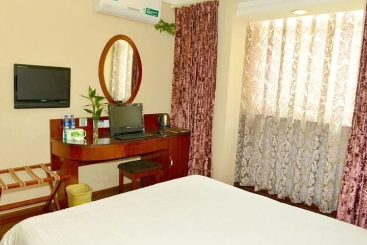 Room 10 of 72