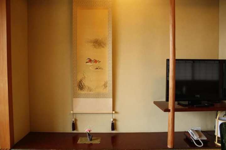 Room 12 of 84