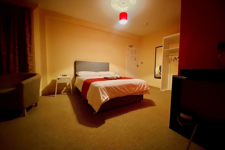 Room 8 of 23