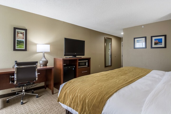 1 King Bed (7 of 13)