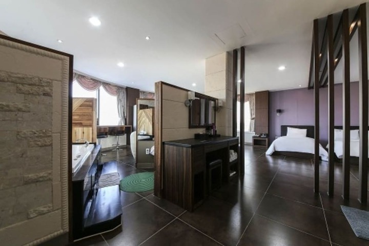Room 30 of 88