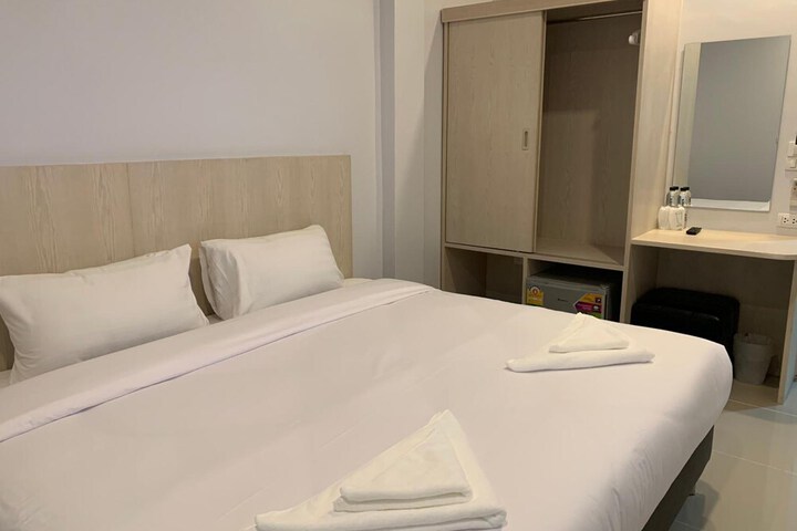 Room 14 of 36