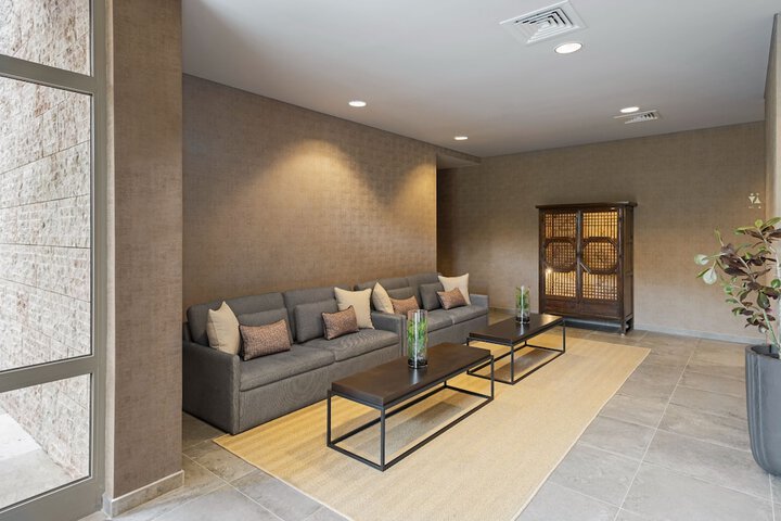 Entrance & Lobby