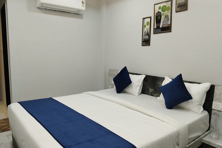 Room 9 of 24