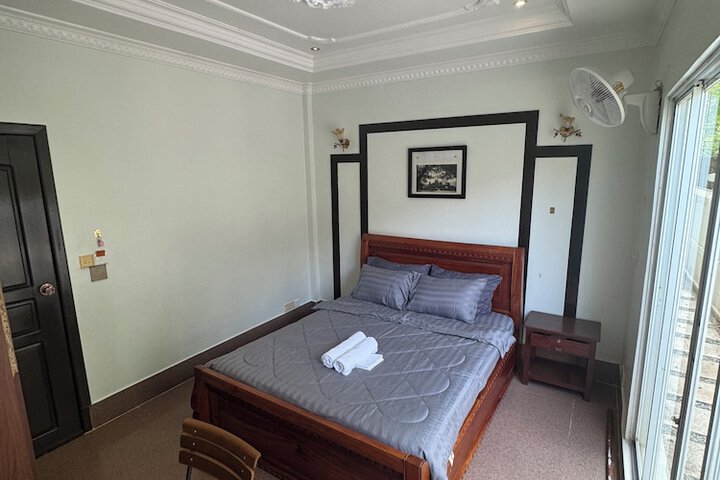 Room 6 of 36