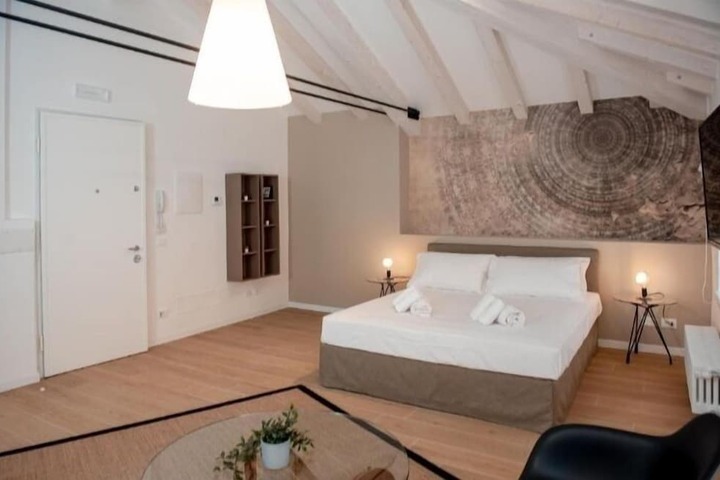 Room 2 of 12