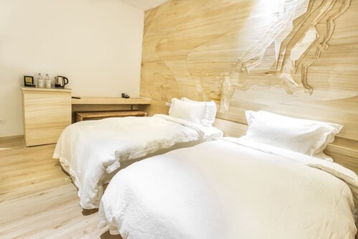 Room 42 of 89