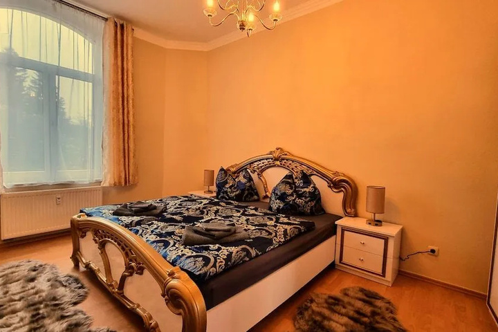 Room 3 of 11