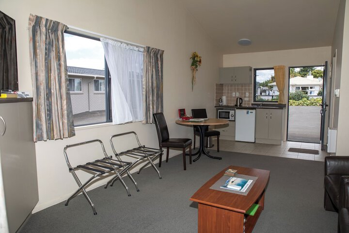 Room 4 of 43