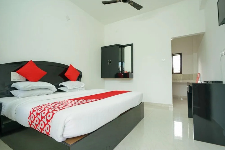 Room 6 of 14