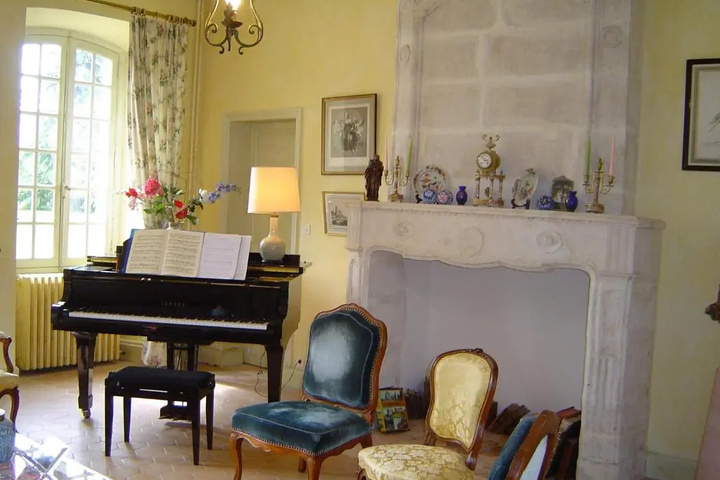 Château La Gentilhommière Du Puits Notre-Dame 30 Rue De lÉglise 24110 Saint Léon Sur l'Isle