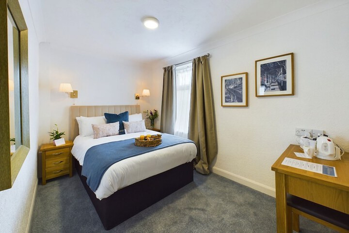 Room 3 of 46