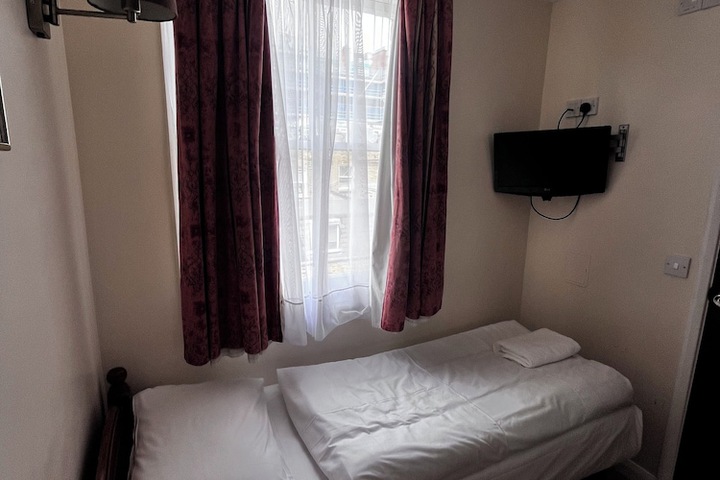 Room 37 of 65