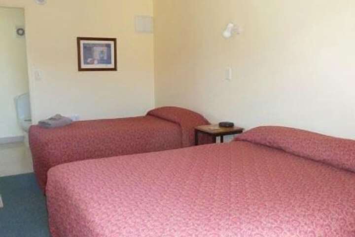 Room 13 of 37