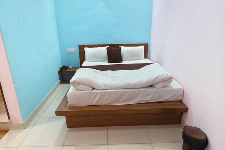 Room 4 of 14