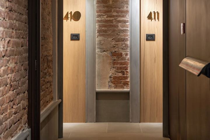 Ballroom/Hall 84 of 95