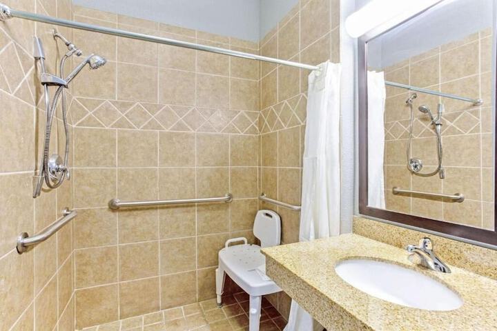 Room 18 of 26