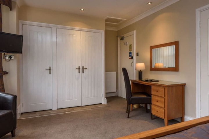 Room 9 of 45
