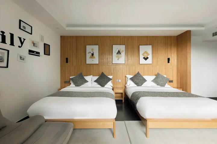 Room 27 of 163