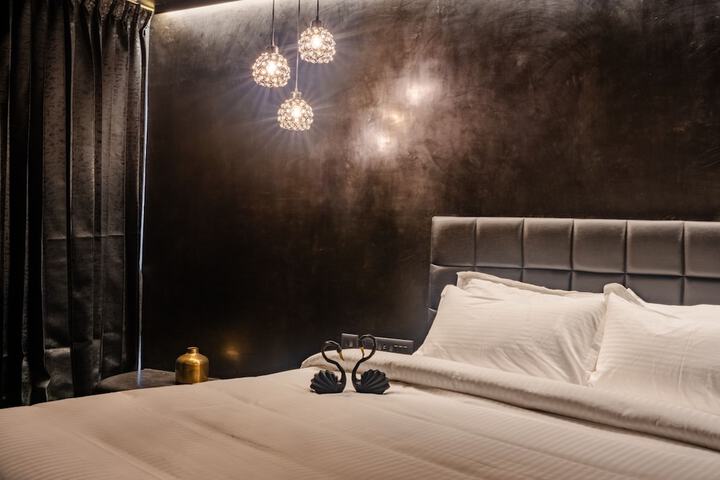 Room 3 of 56