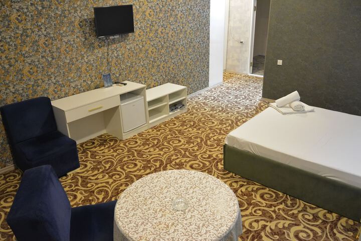 Room 27 of 78