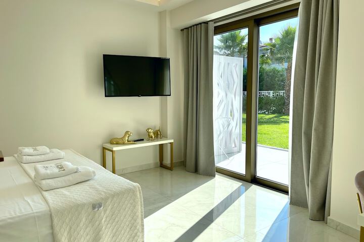 Room 21 of 49