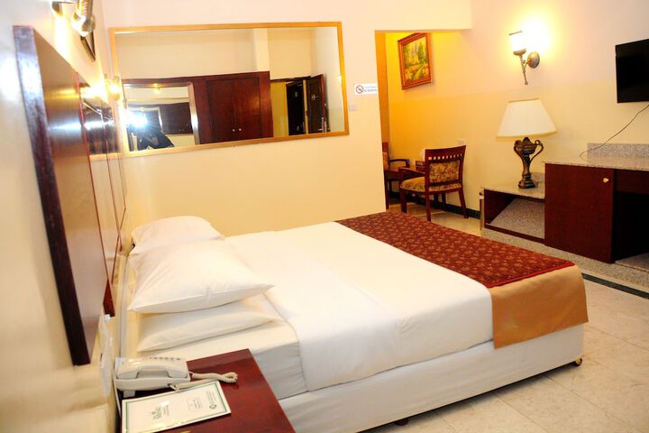 Room 9 of 23