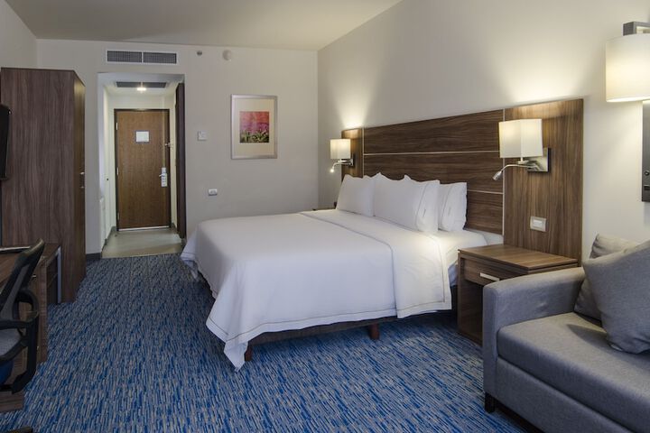 Room 25 of 87
