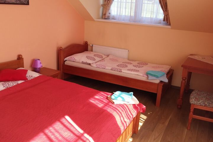 Room 13 of 66