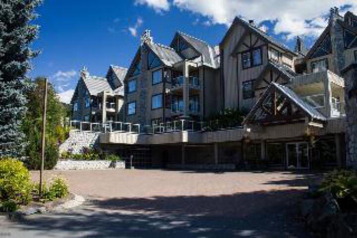Image of Peak to Green Accommodations