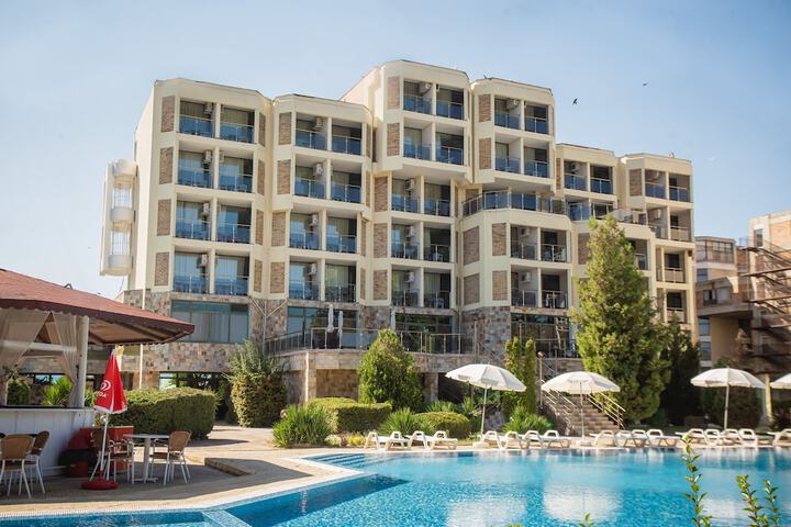 Hotel Amfibia Beach