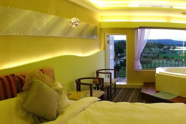 Room 53 of 61
