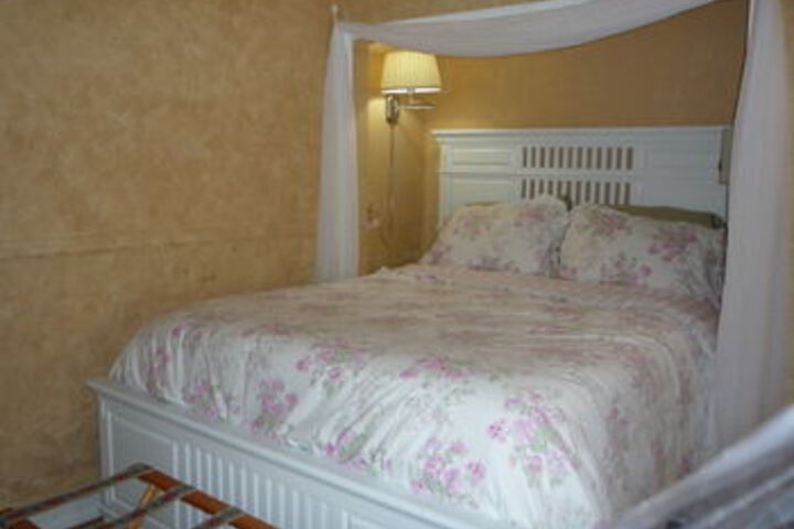 Room 18 of 81