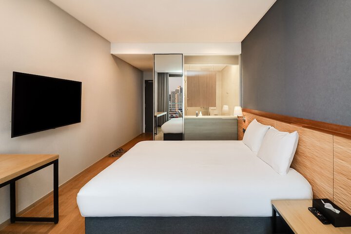 Room 5 of 48